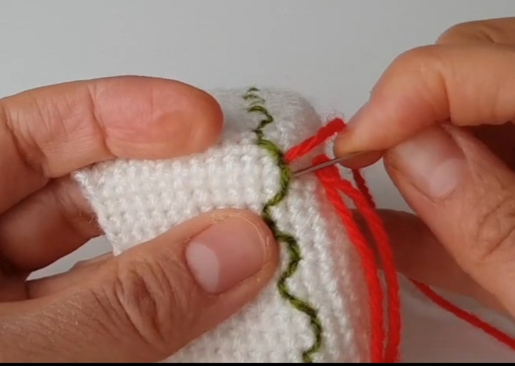 How To Crochet Christmas Ornaments