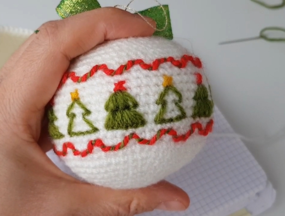 How To Crochet Christmas Ornaments
